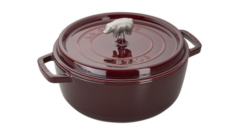 maroon cast iron pot with lid and pig handle